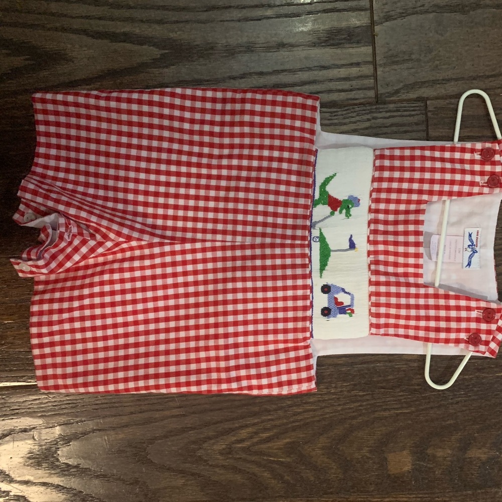 Gingham smocked shortall, golf.